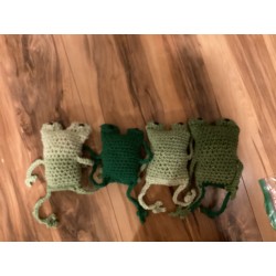 Crochet leggy frog